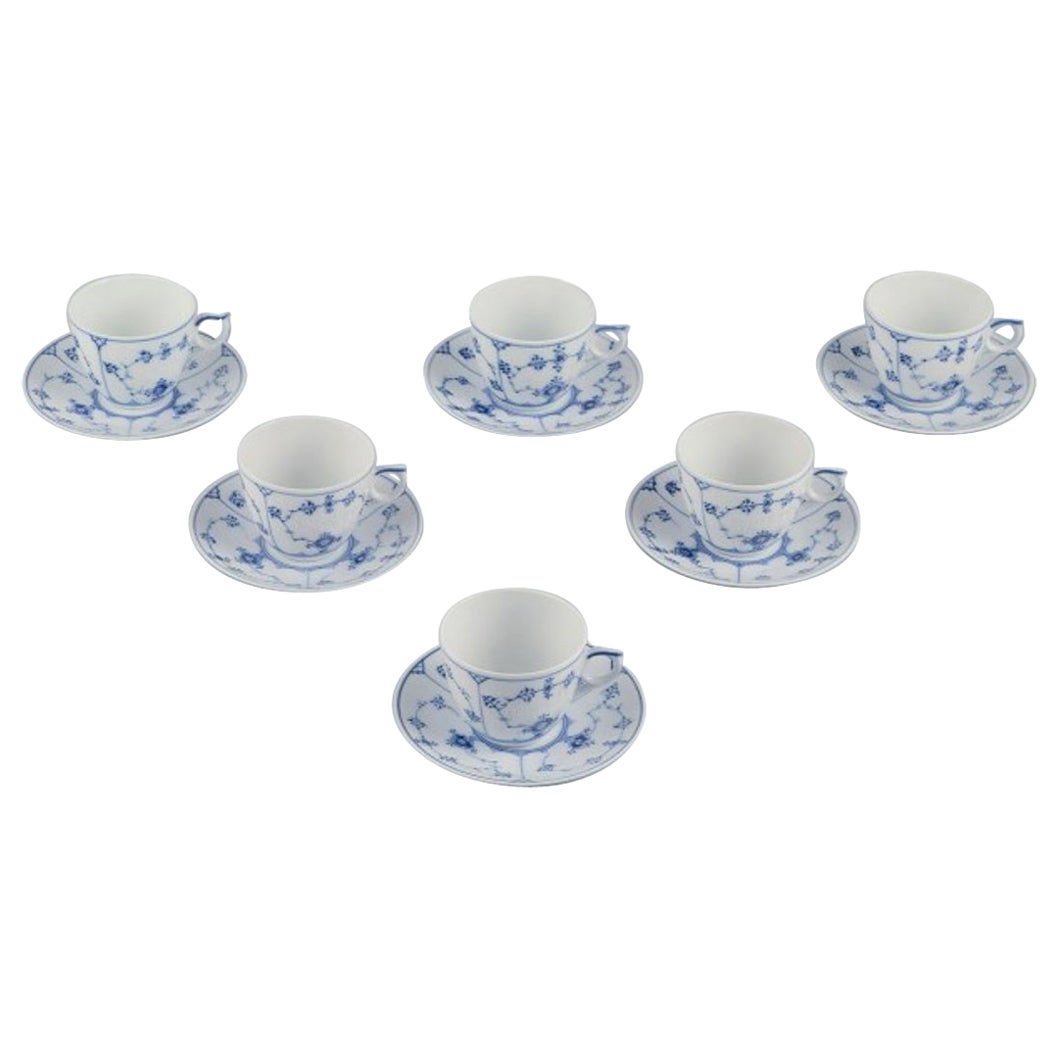 Royal Copenhagen Azul Liso Acanalado. Seis tazas de café con platillos de porcelana.