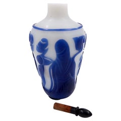 Tabatière en verre transparent avec superposition de bleu, Chine 19e siècle