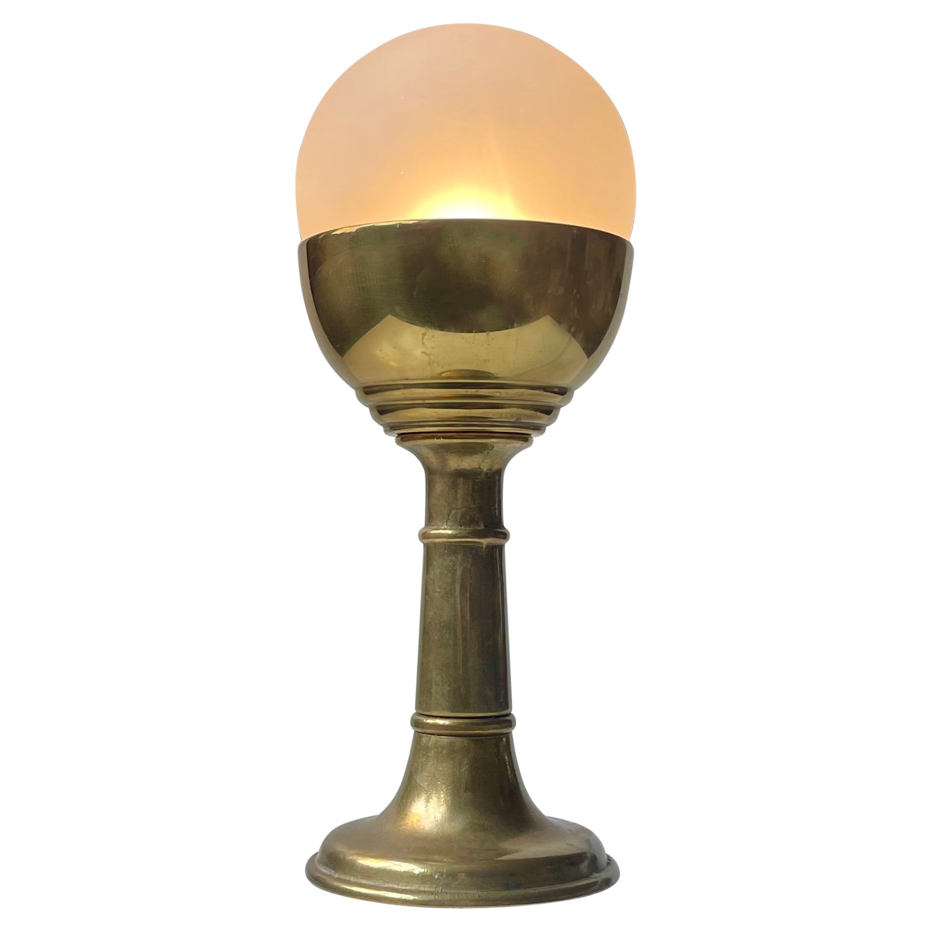 Lampada da tavolo francese vintage 'Cocktail' in ottone e vetro smerigliato
