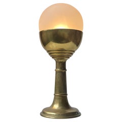 Lampada da tavolo francese vintage 'Cocktail' in ottone e vetro smerigliato