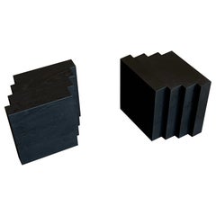 Paire de tables d'appoint brutalistes en Oak noir massif - Cadence by Mokko