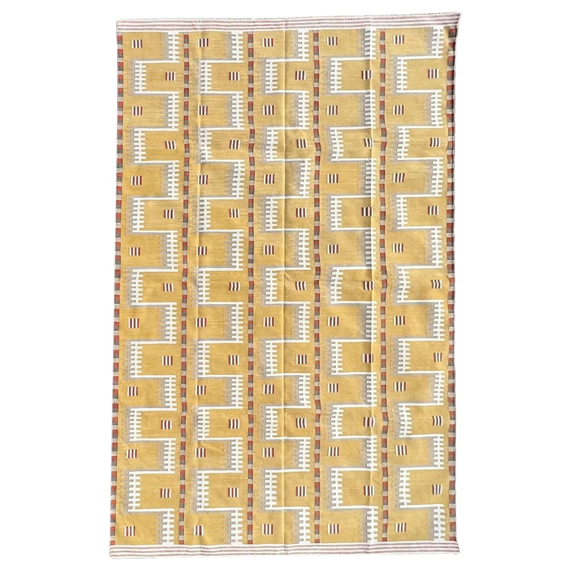 Cotone Nature tinto al vegetale, Senape, Crema e Beige Geometrico Indiano Dhurrie-8'x10'
Queste speciali dhurry a trama piatta sono tessute a mano con un filo di cotone 100% a 15 strati. A causa delle speciali tecniche di produzione utilizzate per