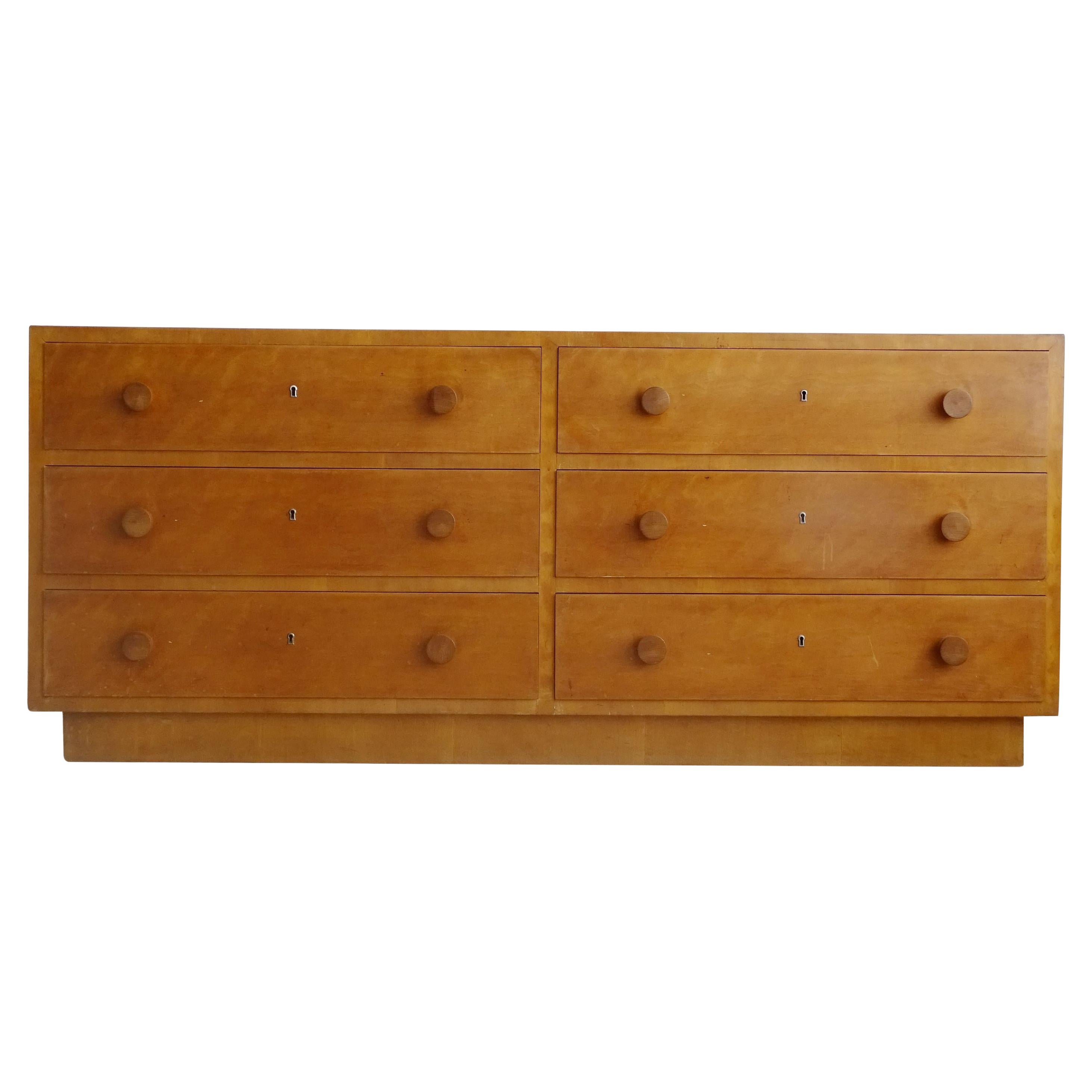 Buffet italien des années 1940 à six tiroirs en bois clair.
