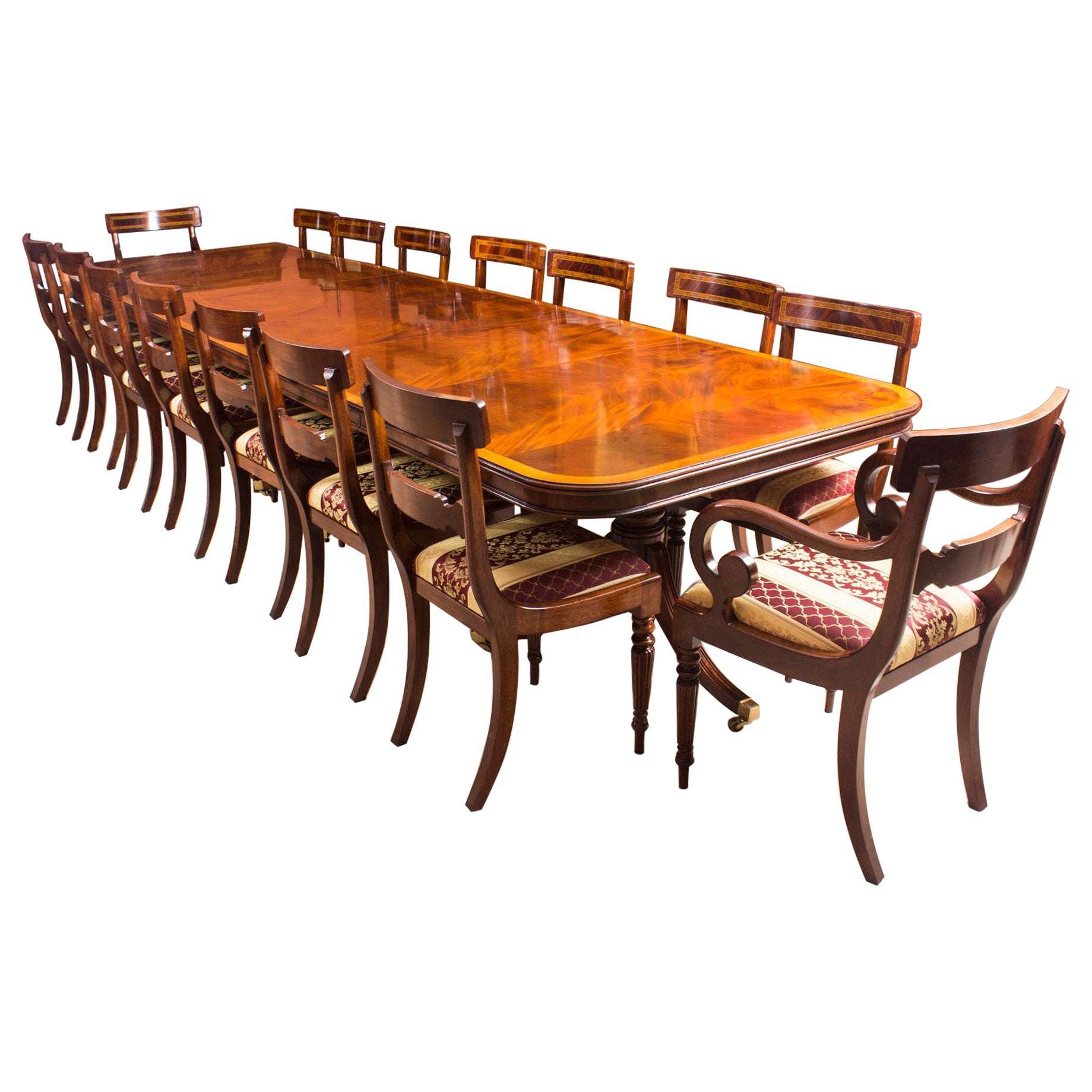 Table de salle à manger vintage de 14 pieds à trois piliers en acajou et 16 chaises 20ème siècle