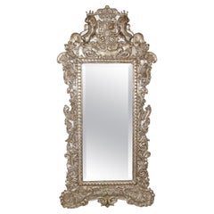 Rare miroir familial anglais en bois nickelé avec accoudoirs rembourrés