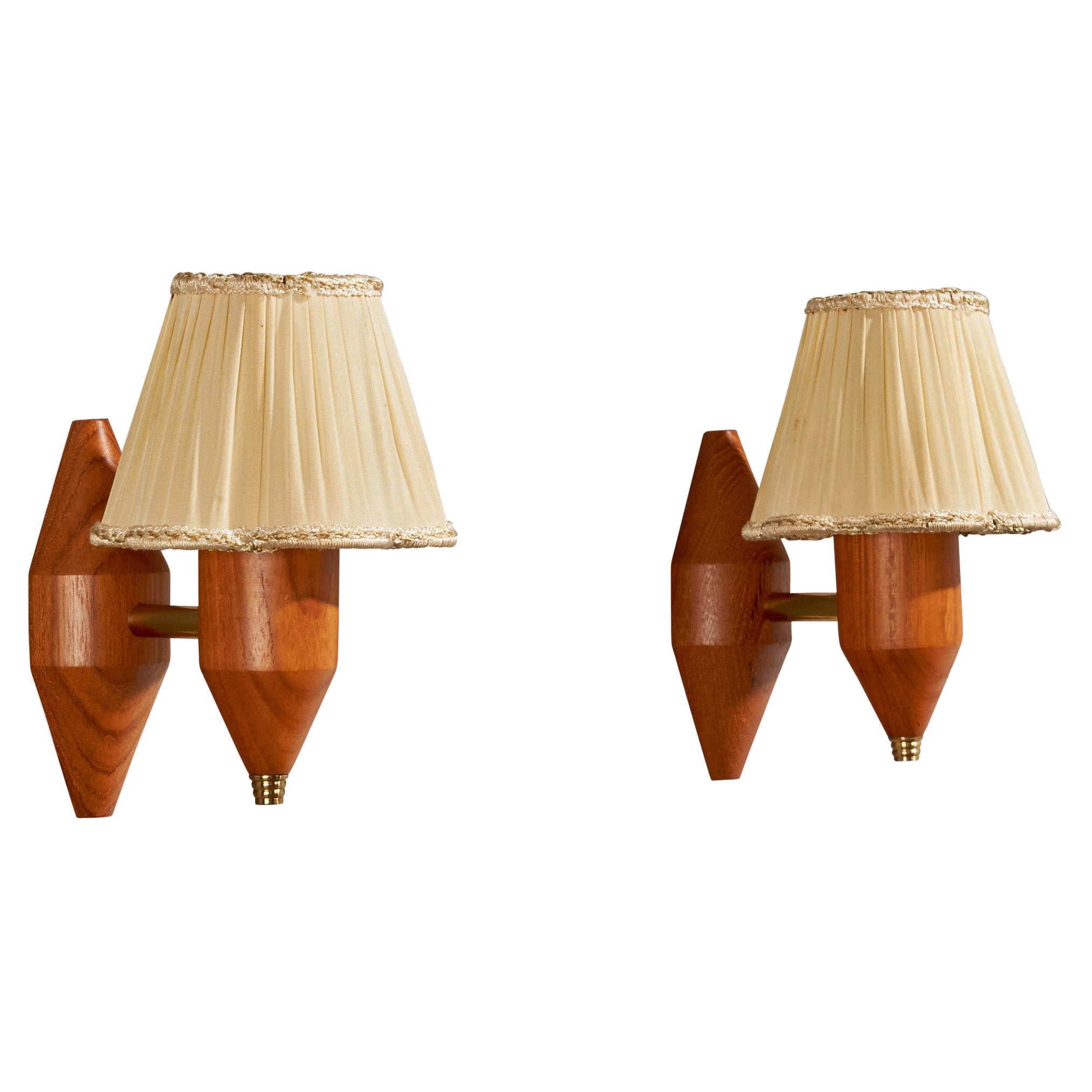 Schwedischer Designer, Wall Lights, Messing, Teakholz, Stoff, Schweden, 1950er Jahre