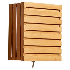Schwedische Designerin, Wandleuchte, Kiefernholz, Schweden, 1970er Jahre