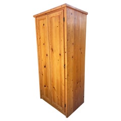 Armadio su misura in legno di pino nodoso Vintage By