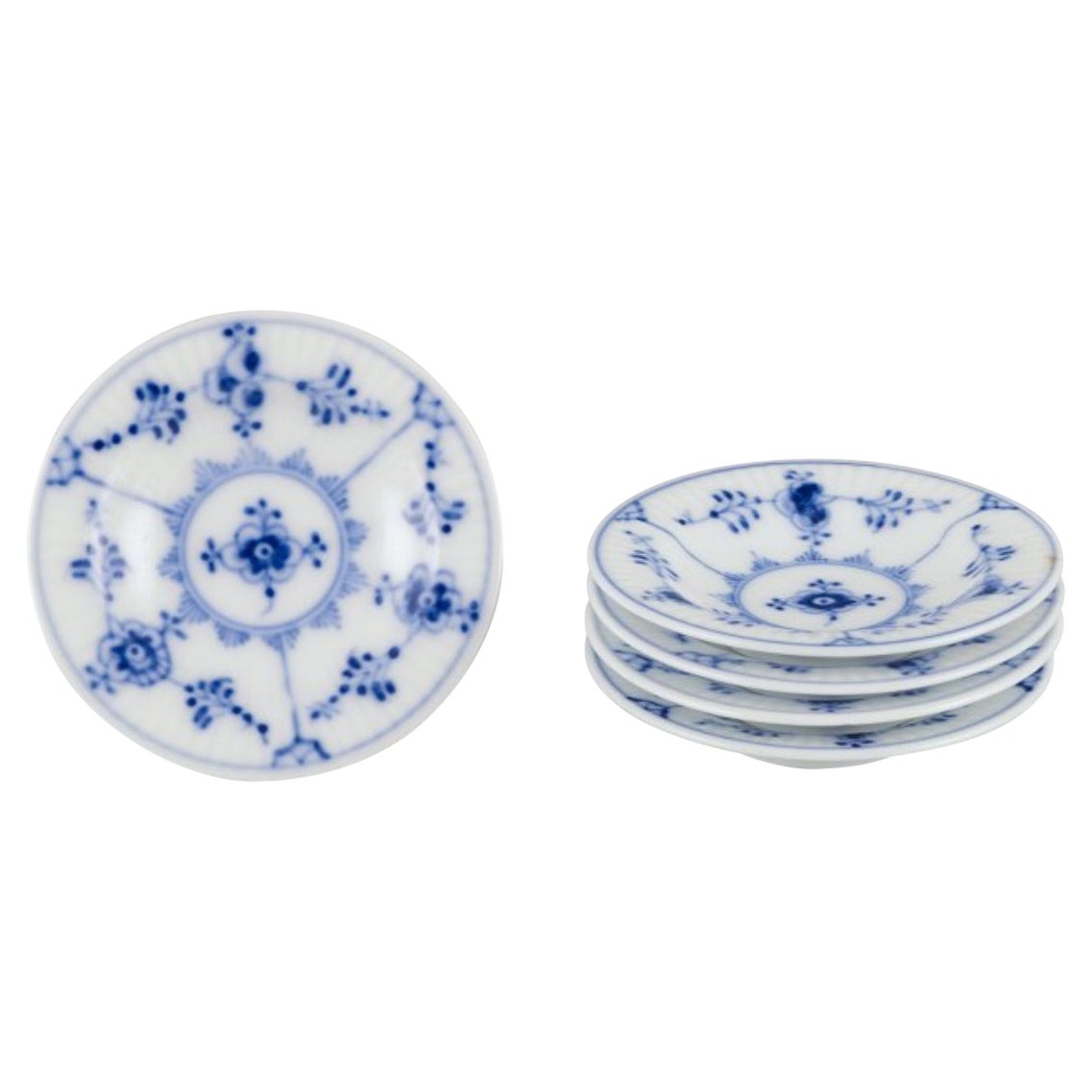 Royal Copenhagen Azul Liso Acanalado, cinco cuencos para caviar / mantequeras.