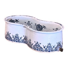 18th Century French Hand Painted Blue and White Faience Bidet Jardiniere