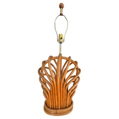 Lampada da tavolo in rattan del metà secolo