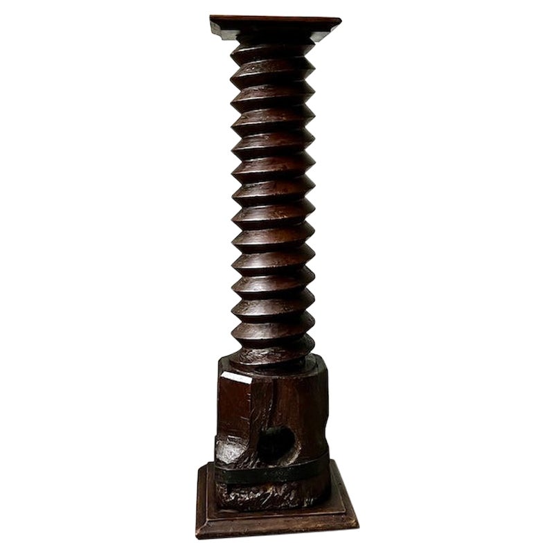 Pedestal einer alten französischen Weinpresse, um 1900