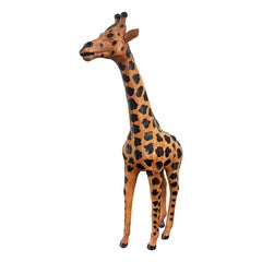 Sculpture de girafe en cuir