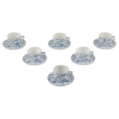 Royal Copenhagen Azul Liso Acanalado. Juego de seis tazas de café con platito.