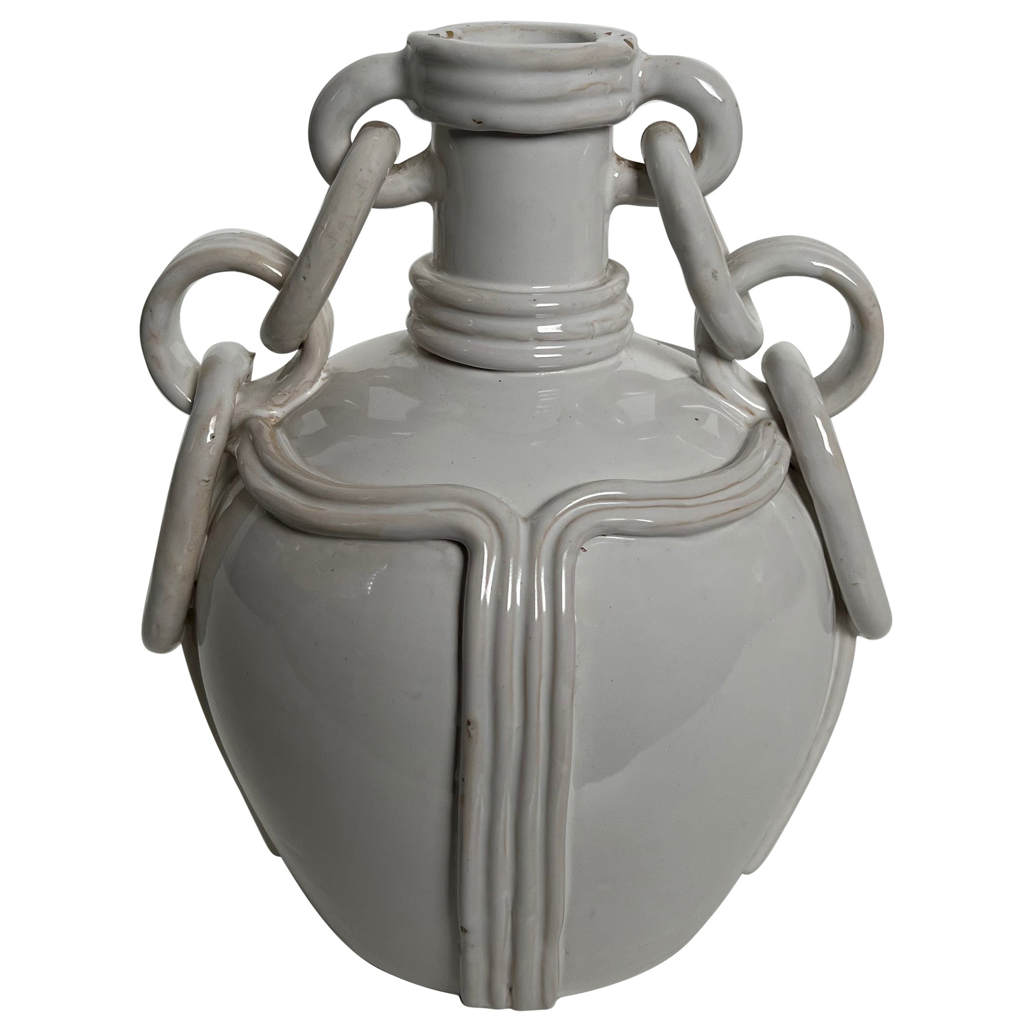 Vaso in ceramica con smalto bianco. Lavoro francese. Firmato. Circa 1970