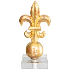 Italian Florentine Giltwood Fleur De Lis Sculpture on Lucite Base, circa 1950