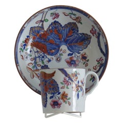 Dúo de cafetera y platito Spode de porcelana china con motivo de hoja de tabaco 2061, ca. 1820
