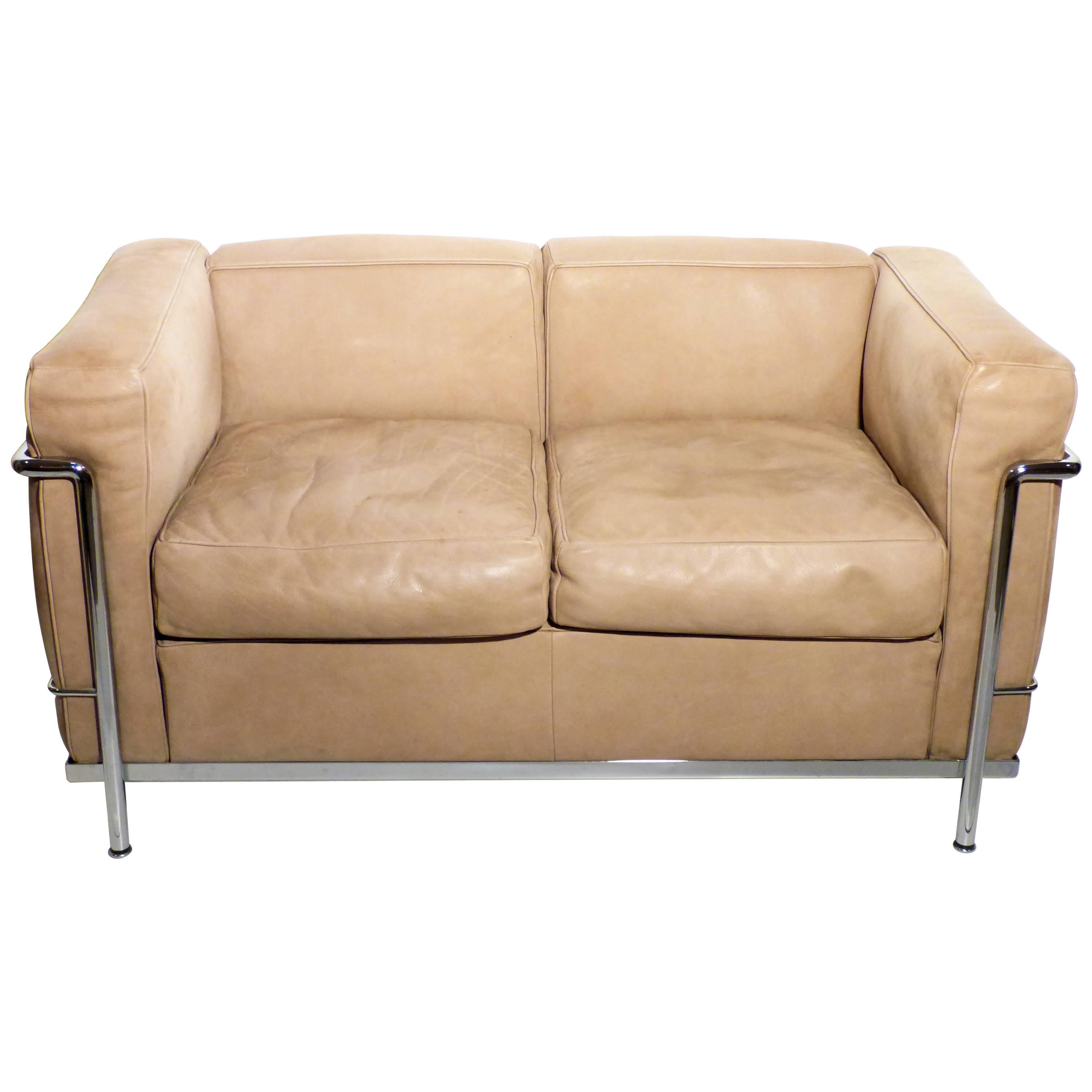 LC2 Two-Seat Sofa by Le Corbusier et Al Cassina, Leather and Chrome For Sale