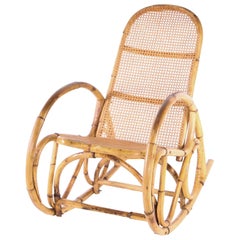 Chaise à bascule en rotin