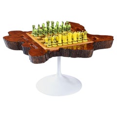 Maßgefertigter Wendbarer Schach- und Backgammon-Spieltisch mit Live Edge auf Tulpensockel
