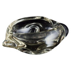Murano, Italien. Kunstglasschale aus klarem Glas. Organische Form. Handgefertigt.