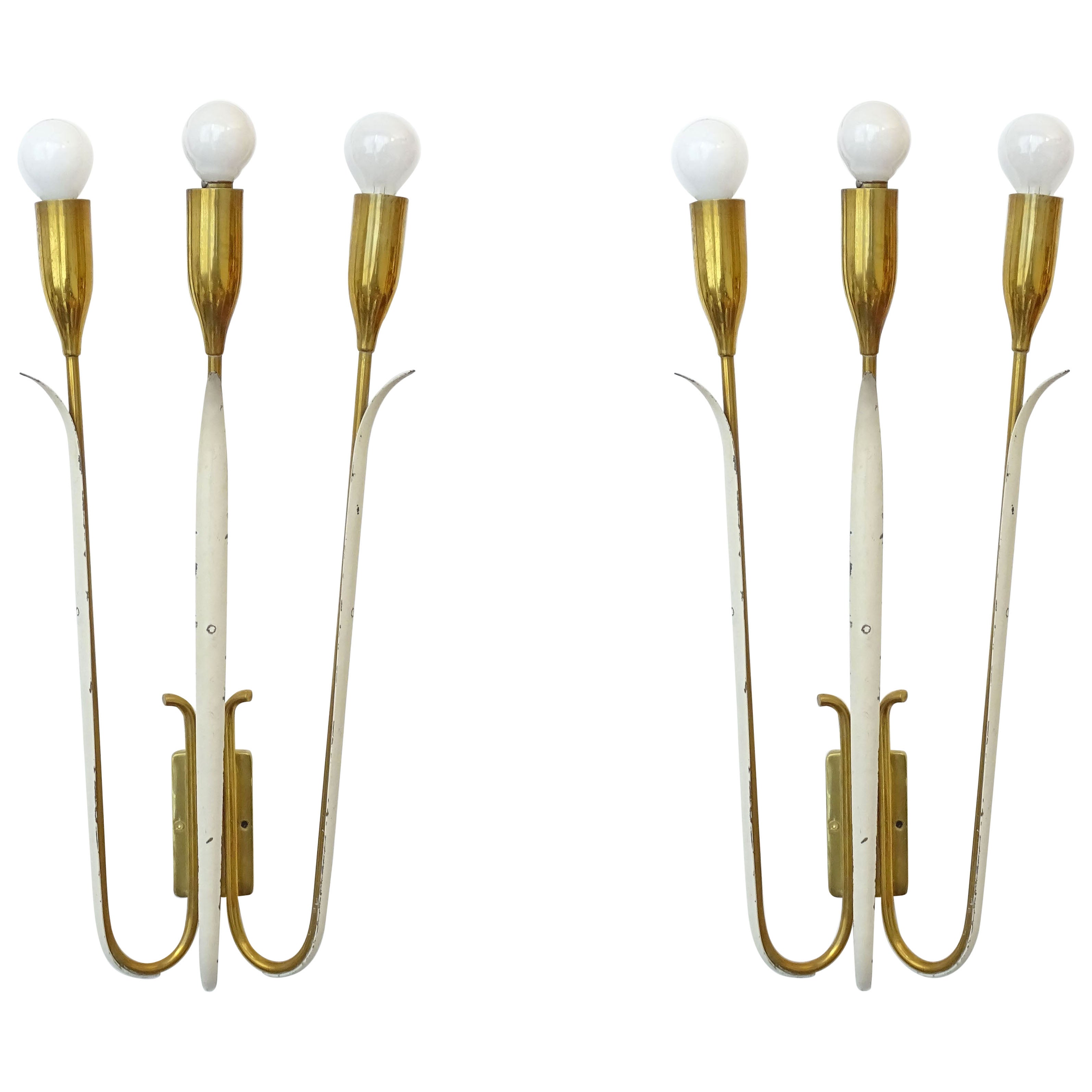 Pair of Three Lights Floreal Wall Lamps in Brass and Lacquer, Italy 1940s For Sale
