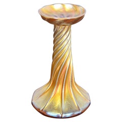 Candelabro de vidrio artístico iridiscente Favrile de Louis Comfort Tiffany