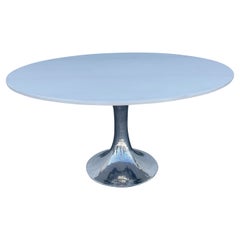 Modernes Edelstahl-Esstischgestell mit Silestone-Platte