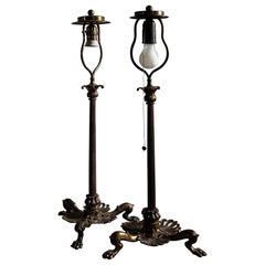 Raro e importante par de lámparas de mesa de bronce M G Bindesbøll de la década de 1850.