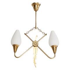 Designer suédois, lustre, laiton, verre, Suède, années 1940