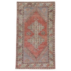 Türkischer Anatolischer Vintage-Teppich 3'10" x 6'7" #6020