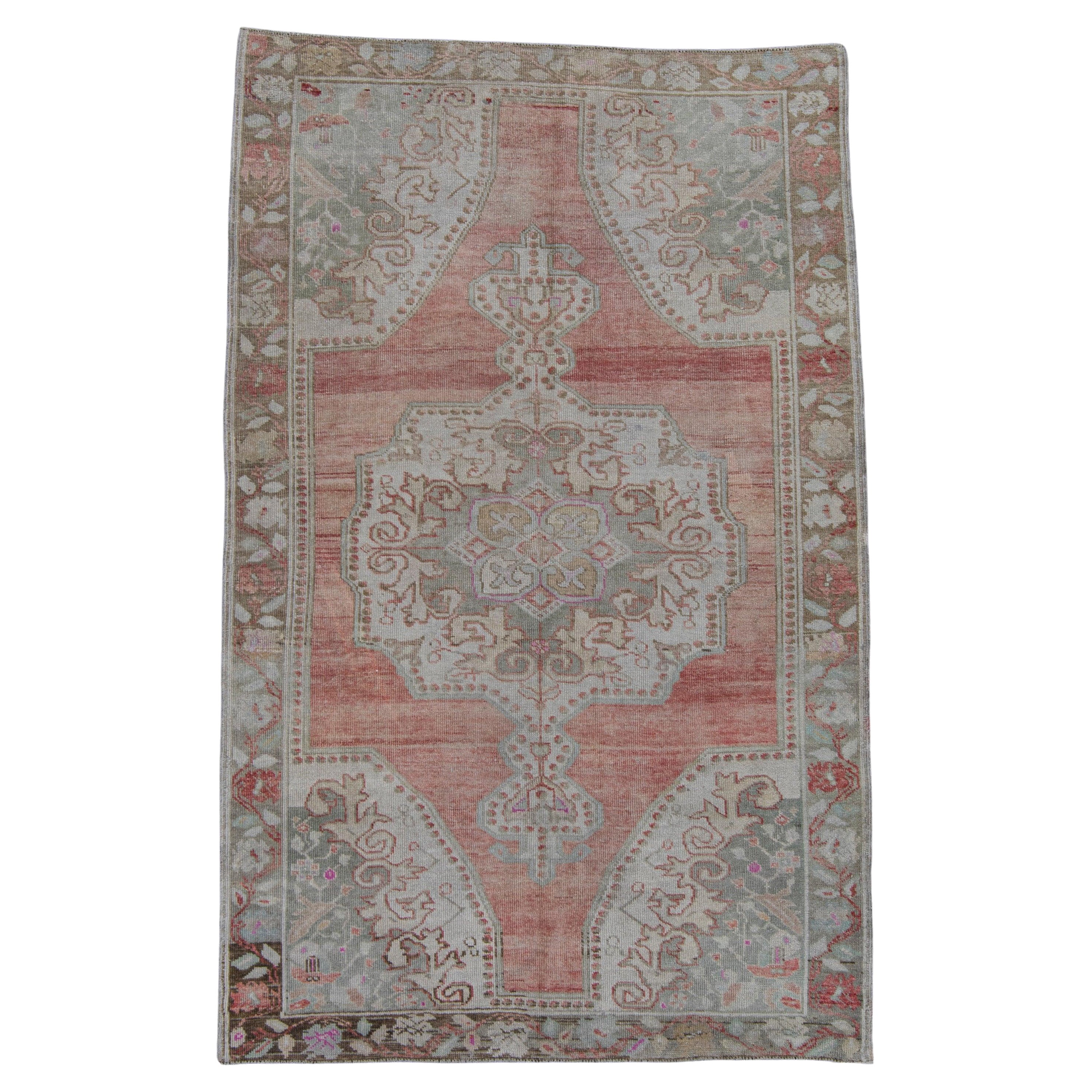 Türkischer Anatolischer Vintage-Teppich 4'5" x 7' #6001