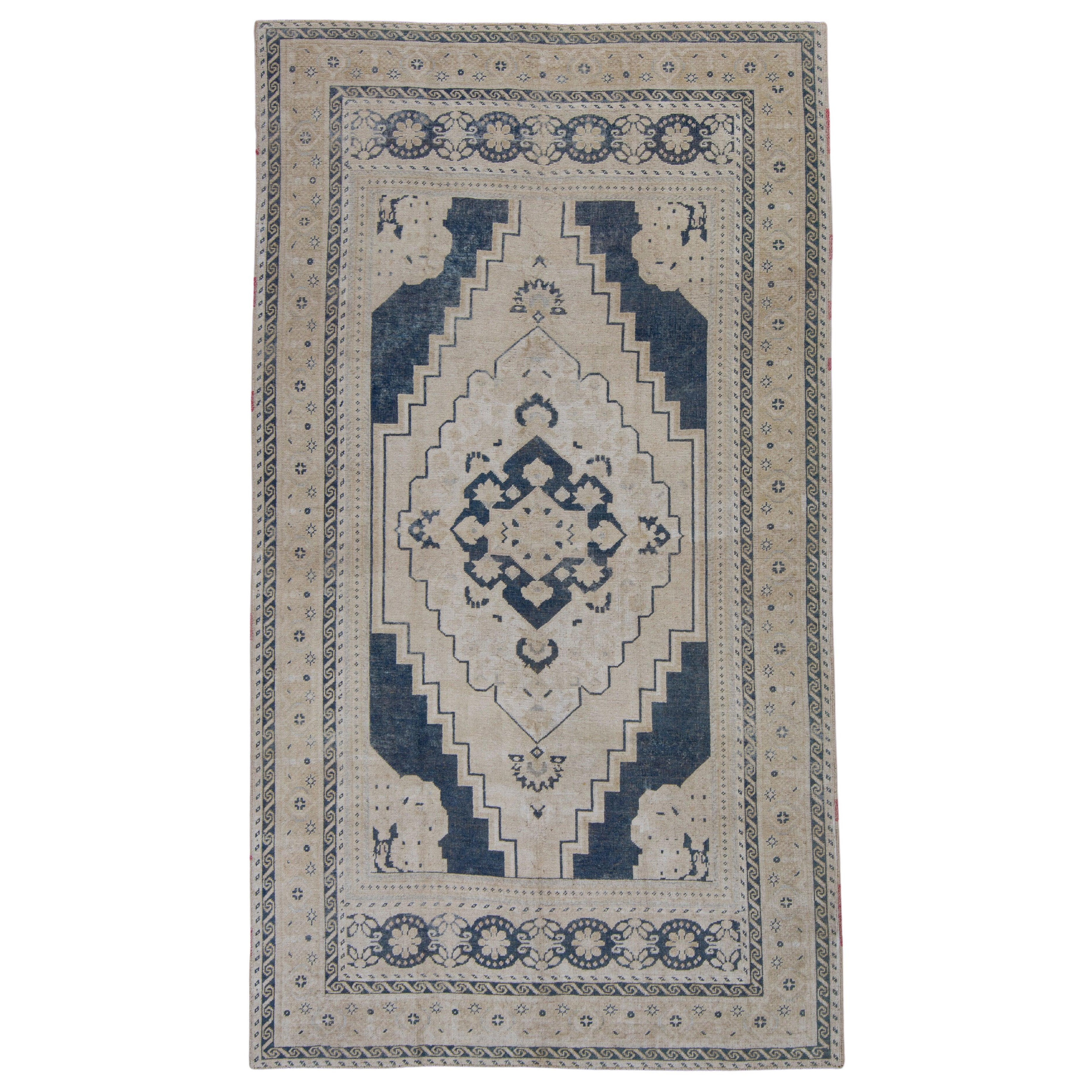 Türkischer Anatolischer Vintage-Teppich 5'7" x 10' #6039