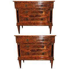 Wonderful Pair of Italian Neoclassical Directoires Walnut Four-Drawer Commodes
