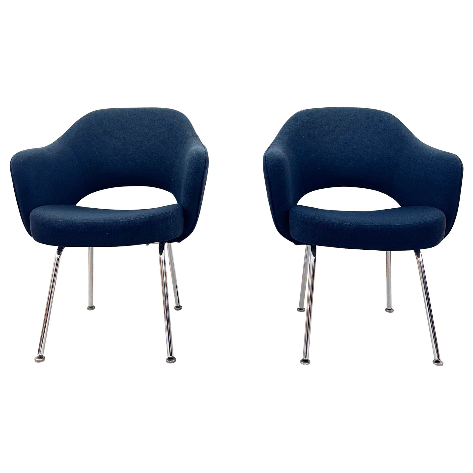 Midcentury Navy Blue Wool Upholstered Eero Saarinen Knoll Armchairs, Pair For Sale