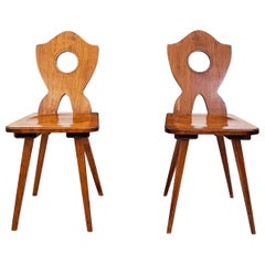Paire de chaises de salle à manger sculptées de ferme suisse, Horgen-Glarus, 2 pièces