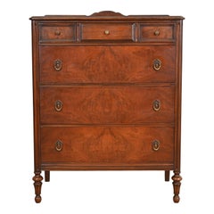 Landstrom Französisch Regency Louis XVI geschnitzt Burled Walnuss Highboy Dresser, 1940er Jahre