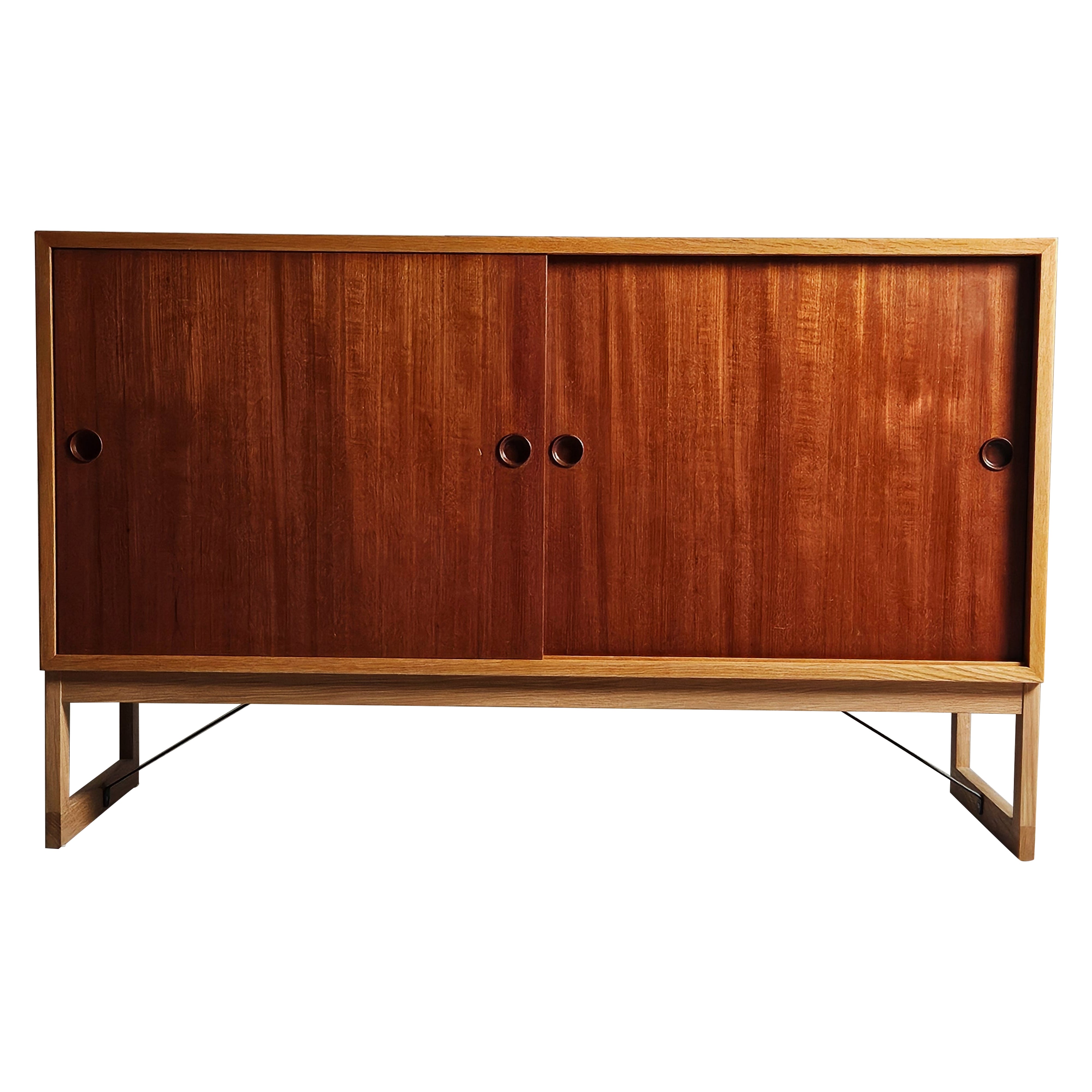 Buffet massif de Børge Mogensen, Suède, années 1960