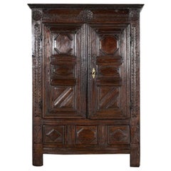 Armoire en chêne français du début du 18e siècle