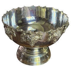 Cuenco enfriador de vino chapado en plata vintage con diseño de uvas