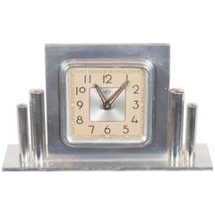Art Deco Machine Age Wolkenkratzer Stil poliertem Aluminium Uhr von DEP