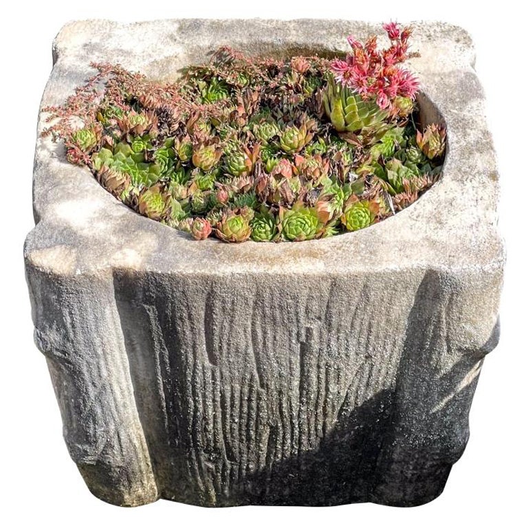 Belle urne de jardin ancienne en marbre en forme de Mortar