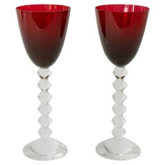 Paire de verres à vin Vega de Baccarat avec coupes rouge rubis