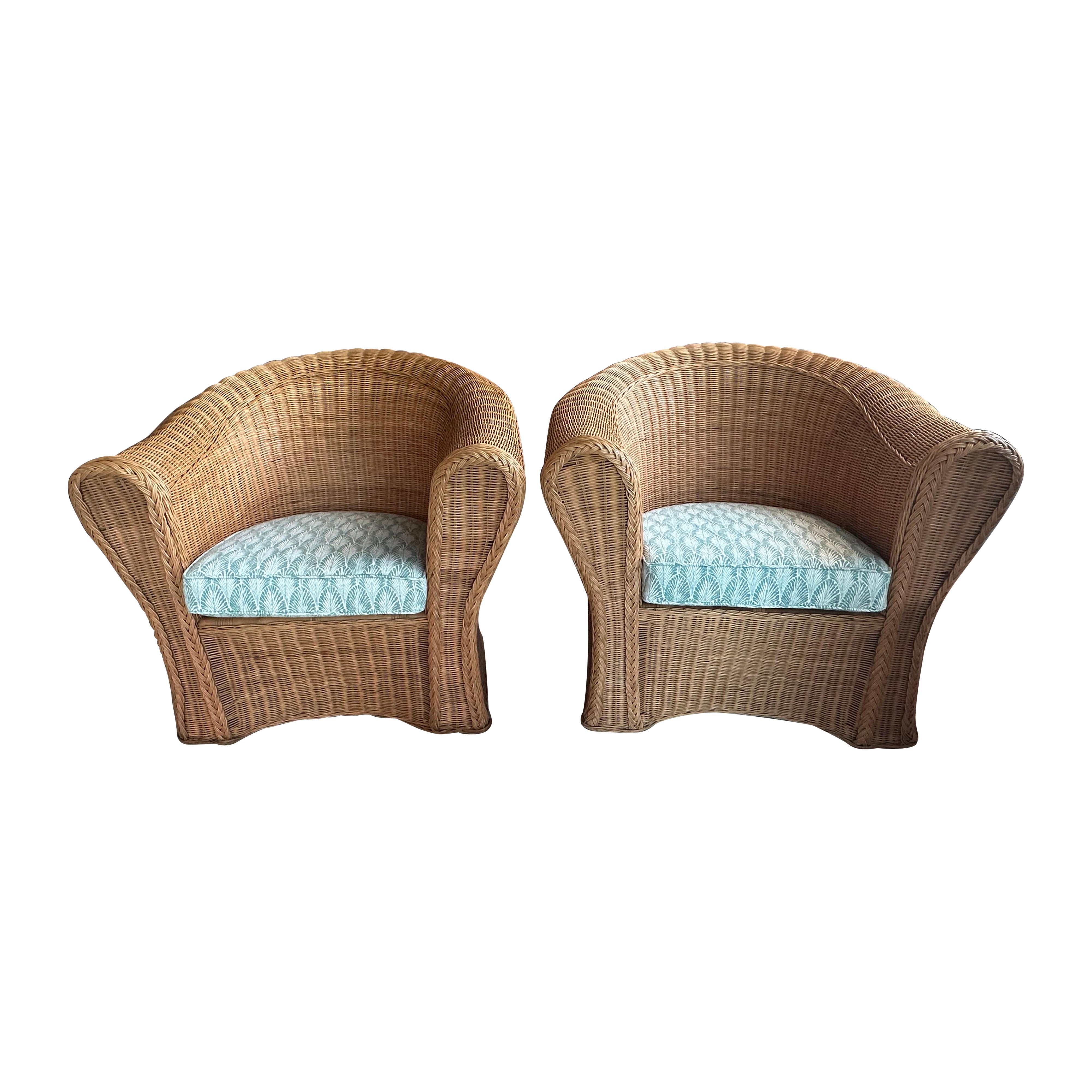 Vintage Trenzado Wicker Works Pareja Sillones Lounge Club Recién Tapizados en venta