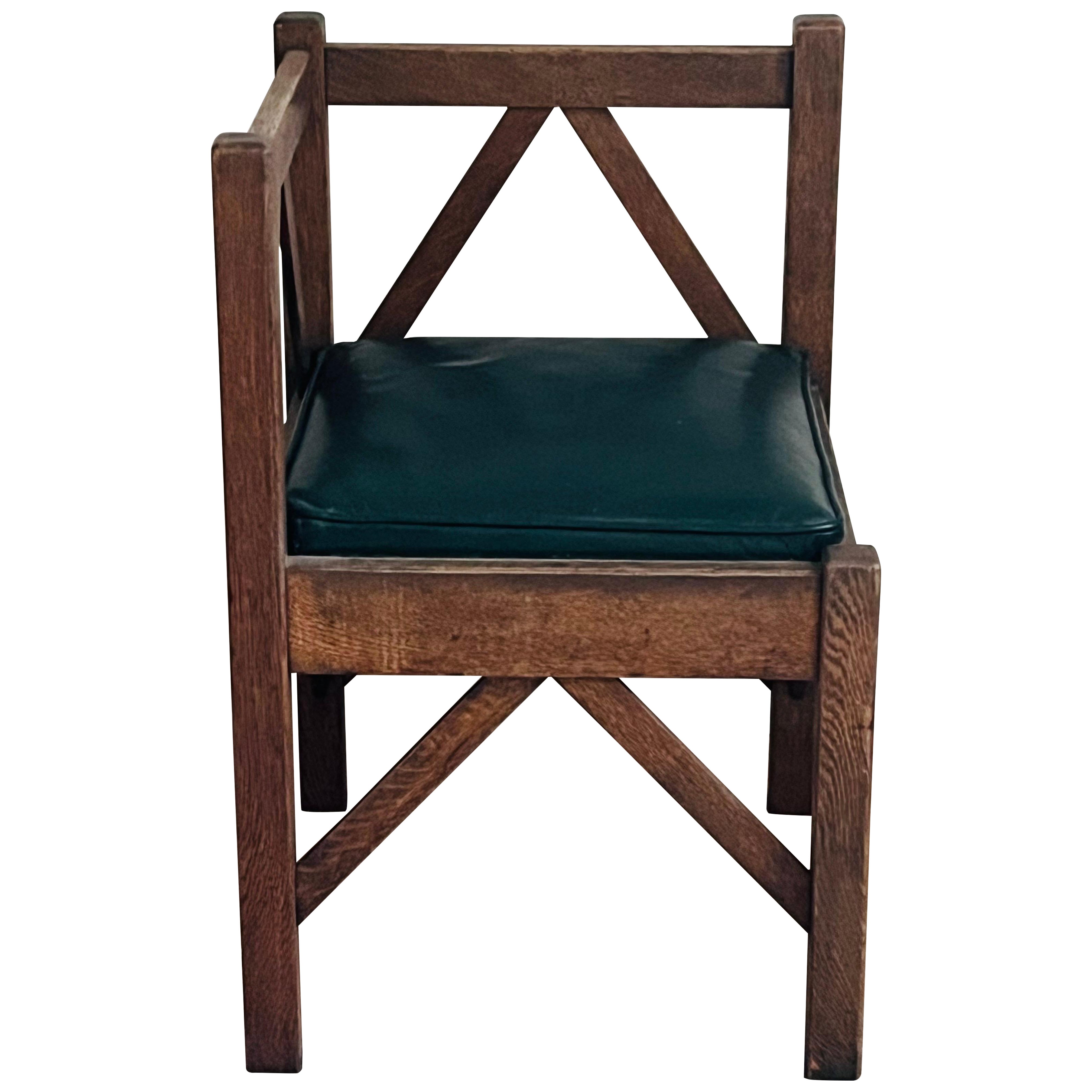 Arts & Crafts Patinated Oak Corner Chair For Sale