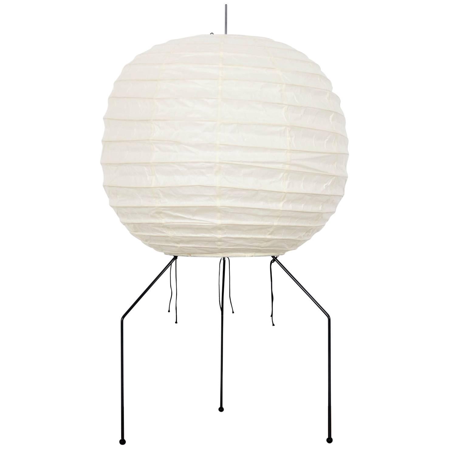 Isamu Noguchi Lamp UF2-FF Akari Light Sculpture at 1stdibs Isamu Noguchi Lamp UF2-FF Akari Light Sculpture at 1stdibs