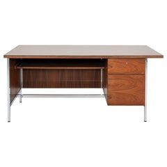 1960s Florence Knoll Executive Desk in Walnut and Chrome