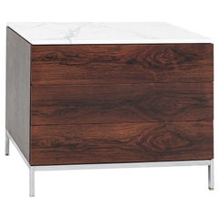 Aparador de palisandro Florence Knoll de los años 60 con 3 cajones y tapa de mármol