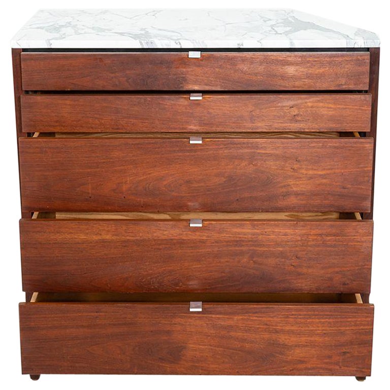 1960s Florence Knoll Walnut 5-Drawer Dresser with Marble Top, Model 326 2