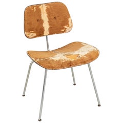 C. 1949 Silla de comedor Evans Eames DCM con tapicería original de pelo sobre piel